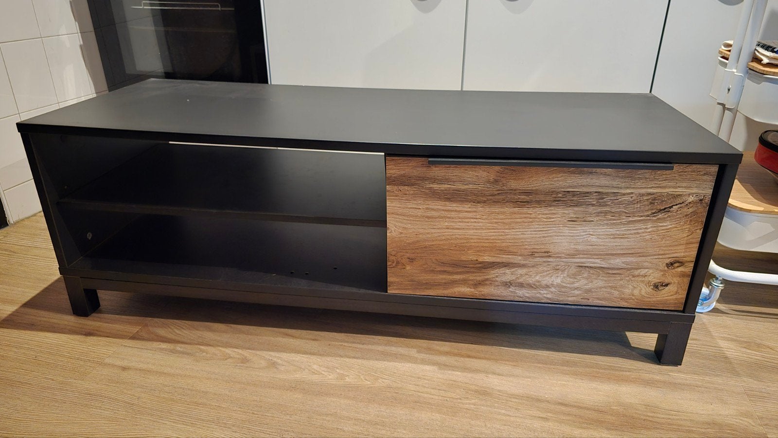 gratis TV-meubel  128x48 cm, Gebruikt, 100 tot 150 cm, 25 tot 50 cm, Ophalen