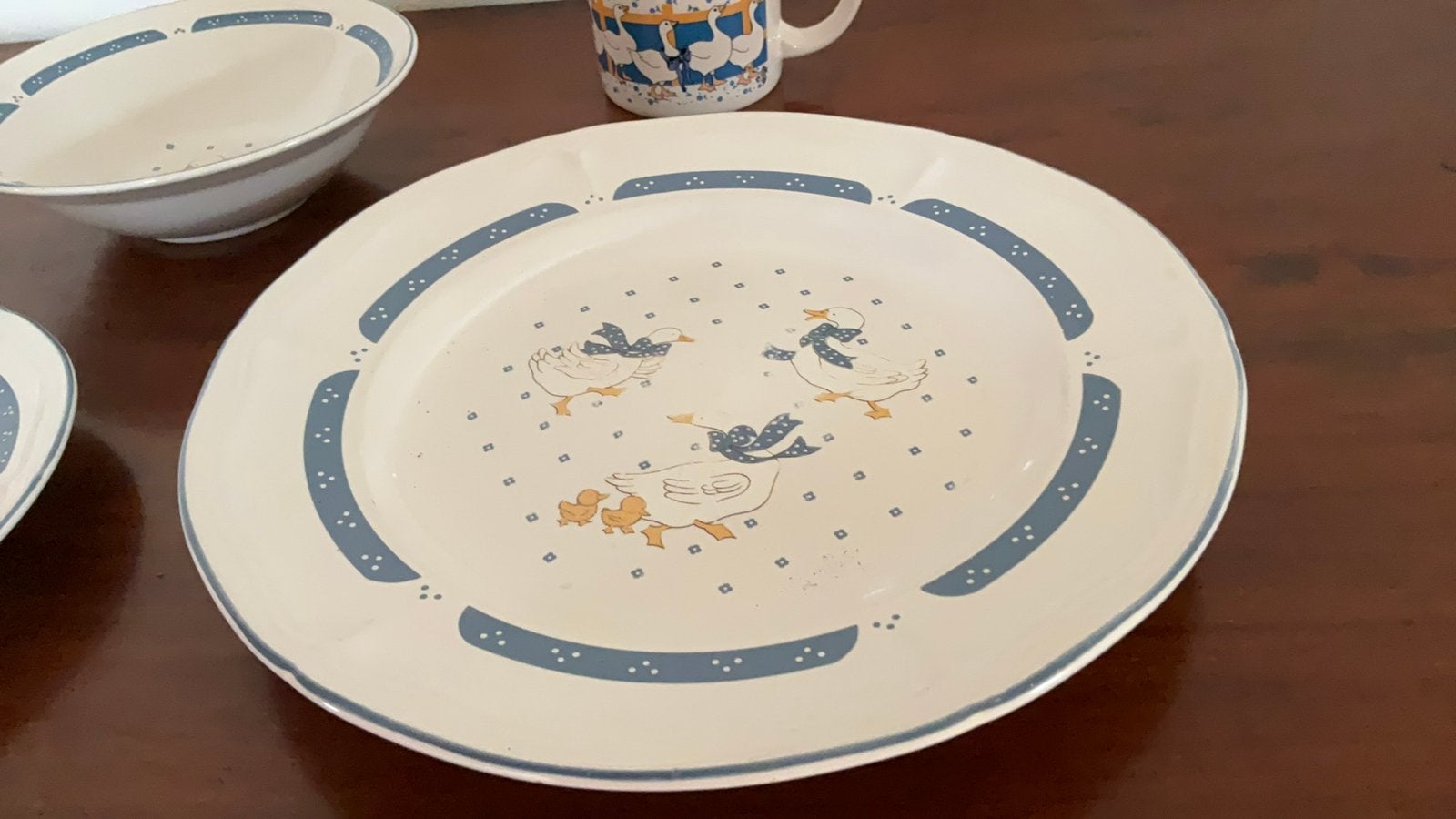 Servies met gansjes - borden, kom, mok, kan, mokkenrek etc., Ophalen, Gebruikt, Keramiek, Vintage