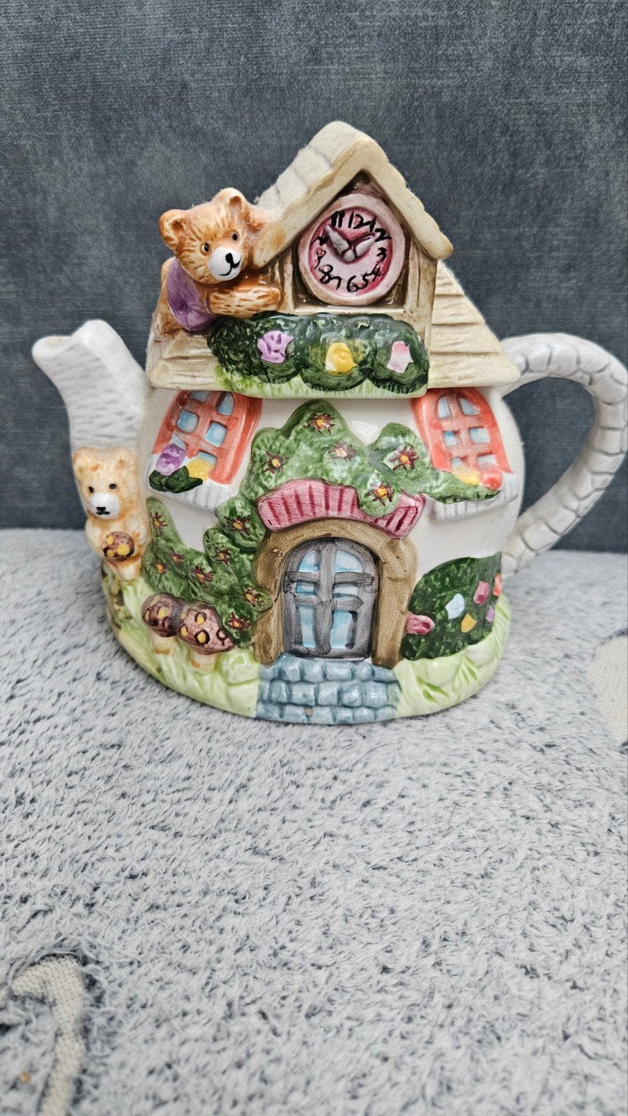 Vintage theepot in de vorm van een huisje met beertjes, Ophalen of Verzenden