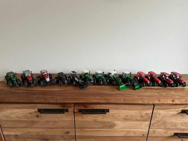 Verzameling landbouw miniaturen, o.a. Fendt & Valtra Valmet, Gebruikt, 1:32 tot 1:50, Overige typen, Ophalen