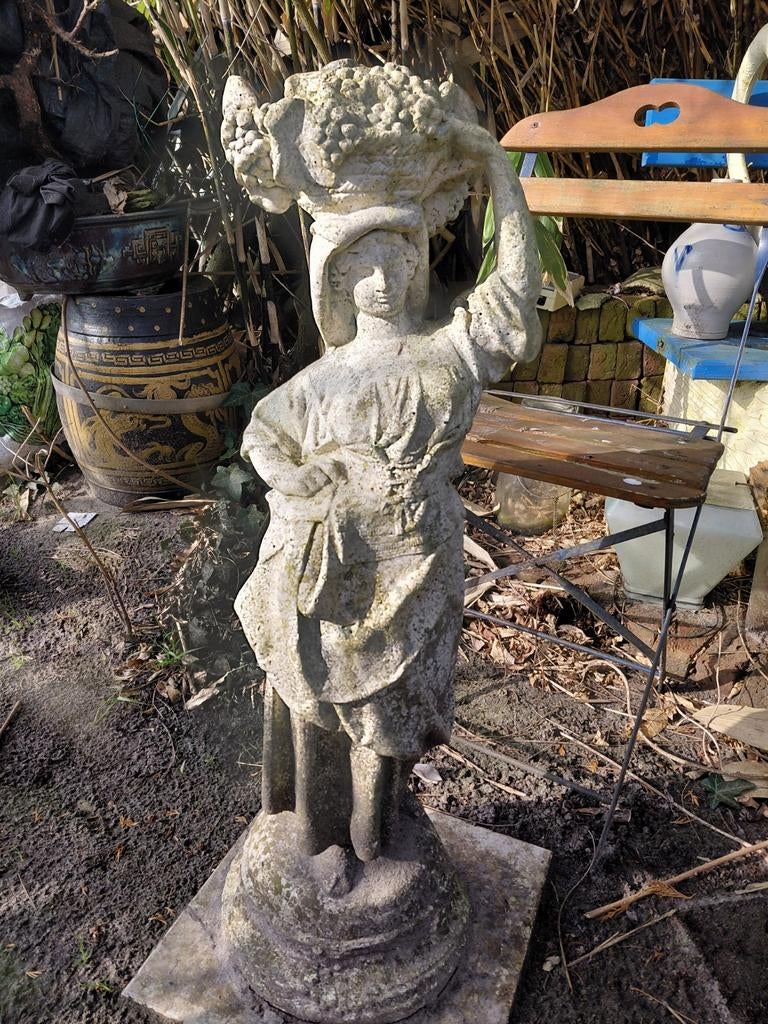 Vintage Tuinbeeld vrouw met Fruitmand - Beton, Ophalen, Gebruikt, Beton, Mensenbeeld