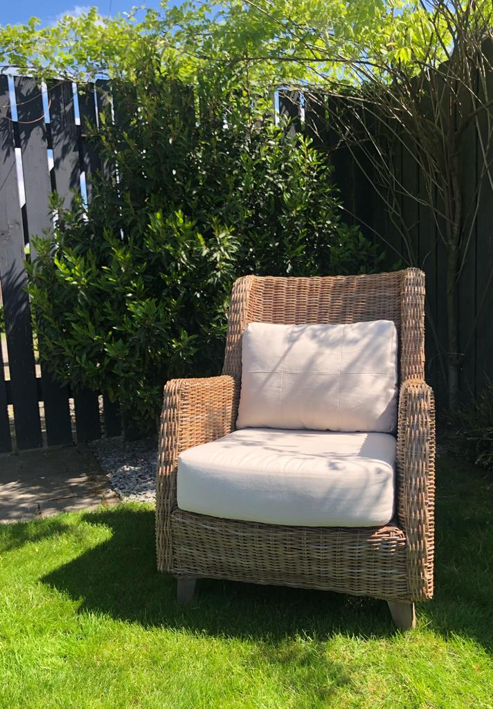 Prachtige degelijke rieten rotan tuinstoel lounge stoel, Ophalen, Zo goed als nieuw, Rotan