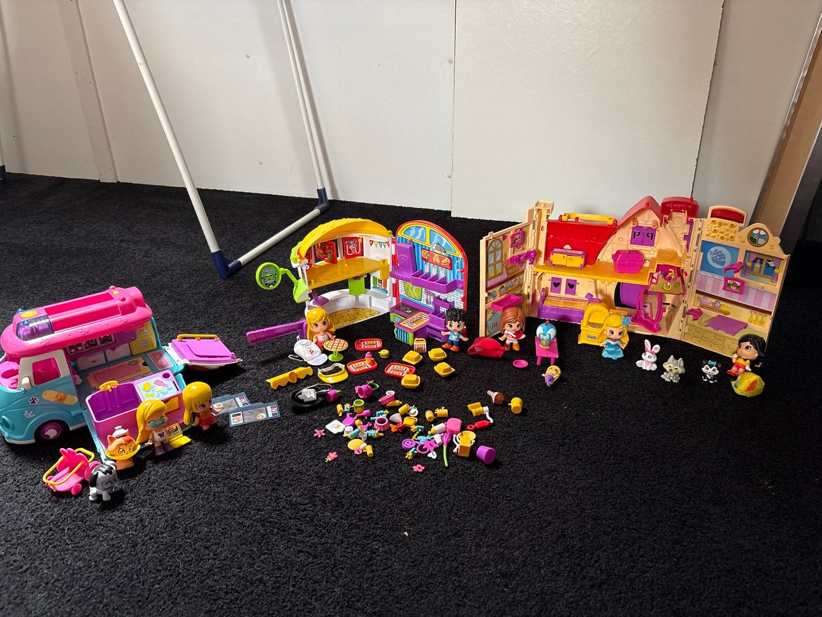 Grote Pinypon speelset met huis, bus en restaurant, Ophalen of Verzenden, Zo goed als nieuw, Overige typen