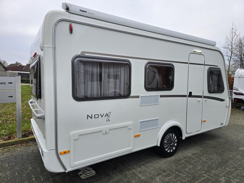 Eriba Nova Light 425 met dakluifel en 12V pakket, Caravans en Kamperen, Bedrijf, Treinzit, Tot en met 3, 4 tot 5 meter