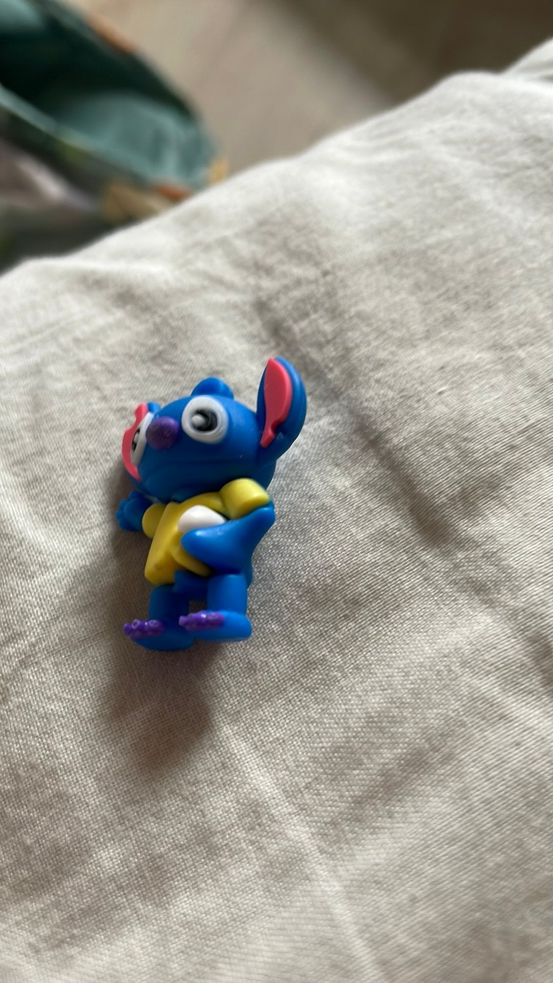 Leuke stichs met een klein schattig banaantje, Ophalen, Zo goed als nieuw