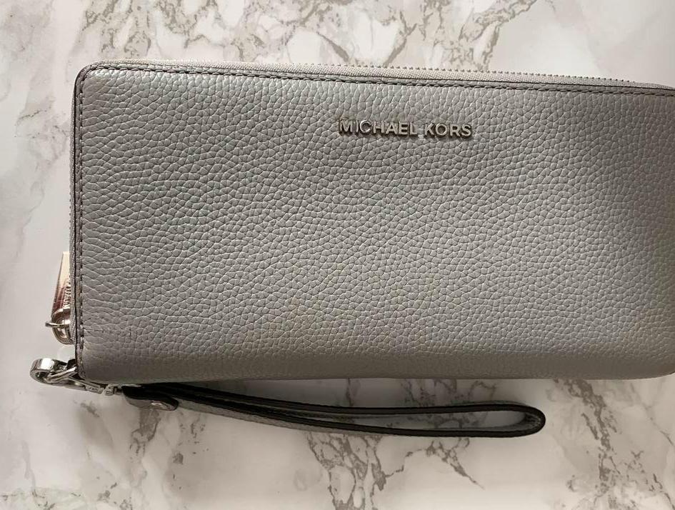 Michael Kors portemonnee, Sieraden, Tassen en Uiterlijk, Portemonnees, Zo goed als nieuw, Overige merken, Grijs, Leer, Ophalen of Verzenden