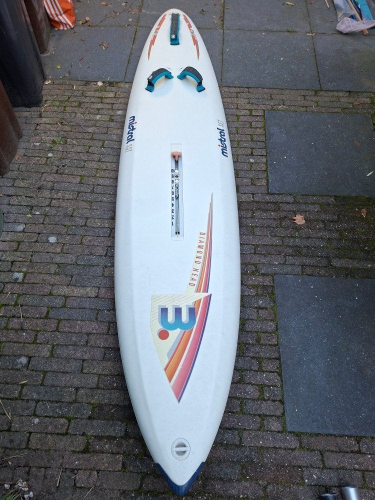 Foto 3 van Mistral Diamond Head surfplank incl zeil en zittrapeze