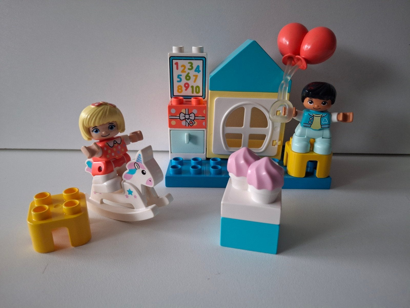 Duplo 10925. Speelkamer/slaapkamer. Met 2 kindjes, Ophalen of Verzenden, Duplo