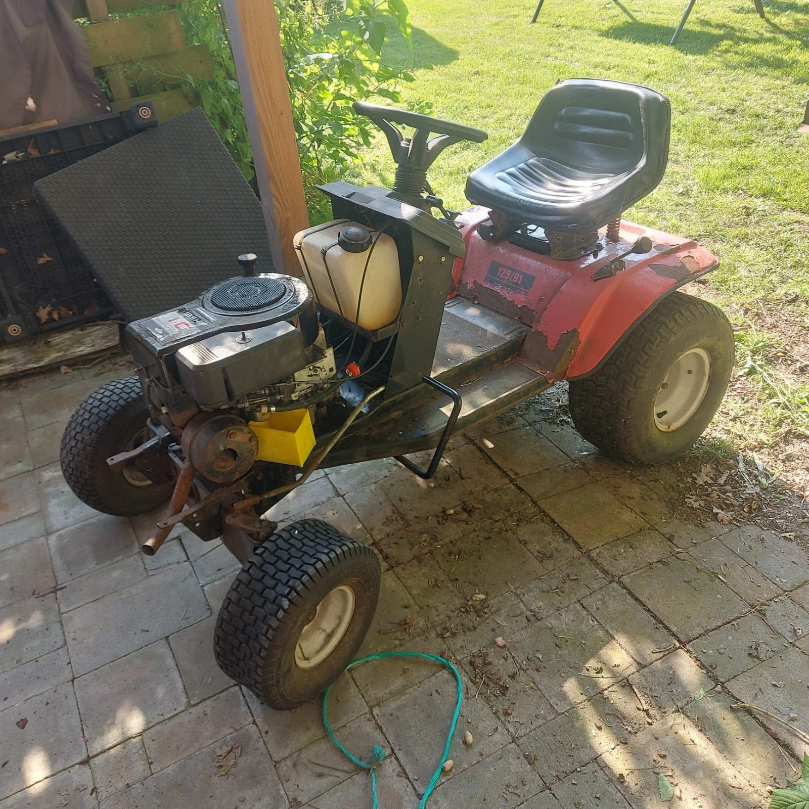 Gebruikte zitmaaier tuintrekker - 12.5 PK - Opknapper, Tuin en Terras, Grasmaaiers, Ophalen, Gebruikt, 50 cm of meer