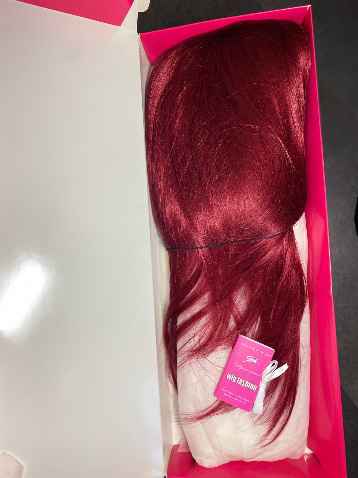 Nieuw rode pruik Sleek Wig Fashion carnaval cosplay, Ophalen of Verzenden, Nieuw, Pruik of Haarverlenging