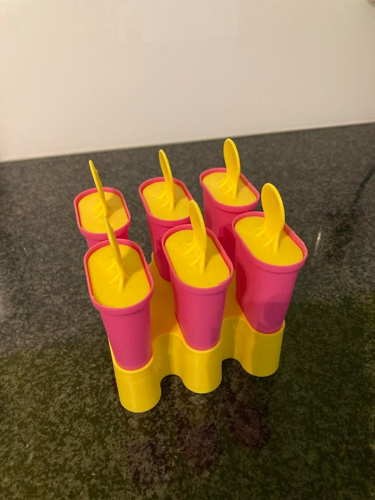 IJsjesvormpjes - Maak je eigen ijsjes!, Ophalen of Verzenden, Zo goed als nieuw