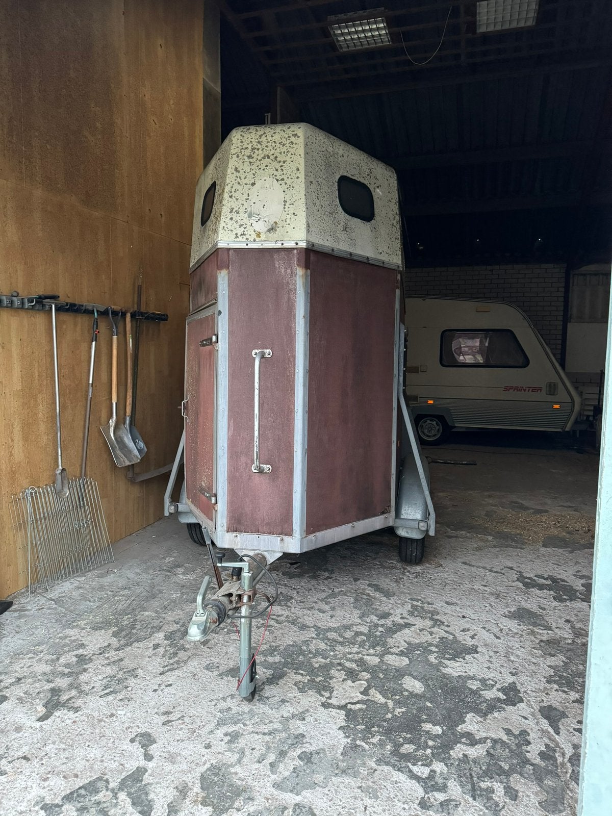1,5 paards trailer opknapper, Dieren en Toebehoren, Ophalen, Gebruikt, Hout, 1½-paards trailer
