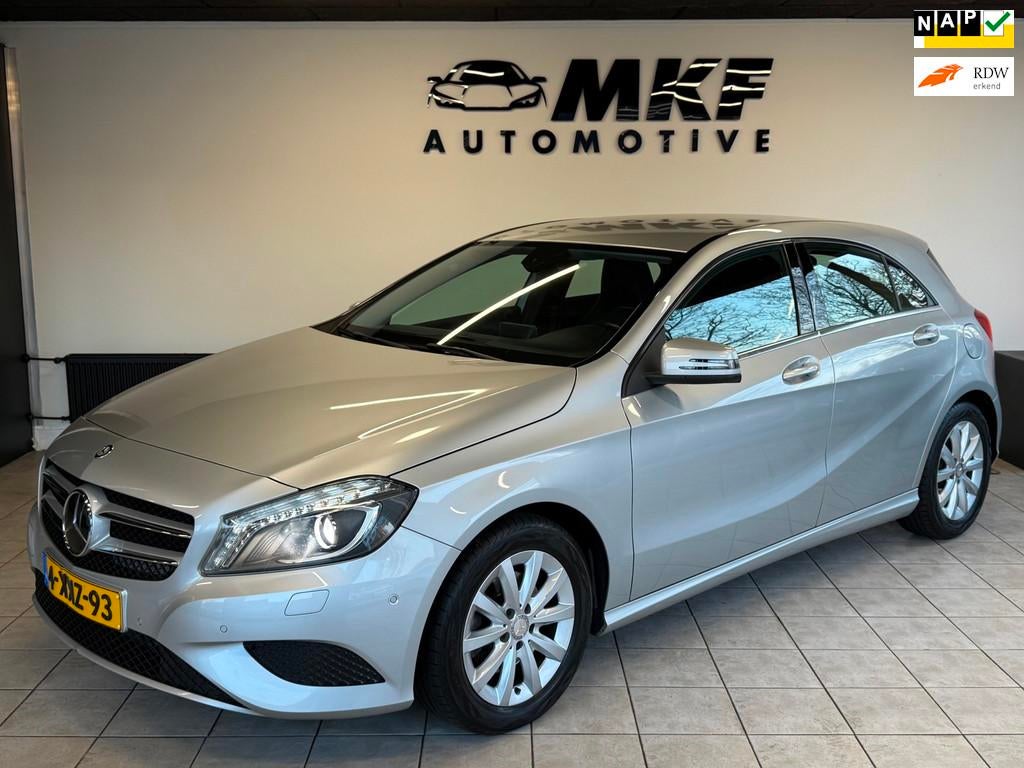 Mercedes-Benz A-klasse 180 Ambition 2014 Airco/Cruise/NAP!, Voorwielaandrijving, Gebruikt, Euro 6, 122 pk