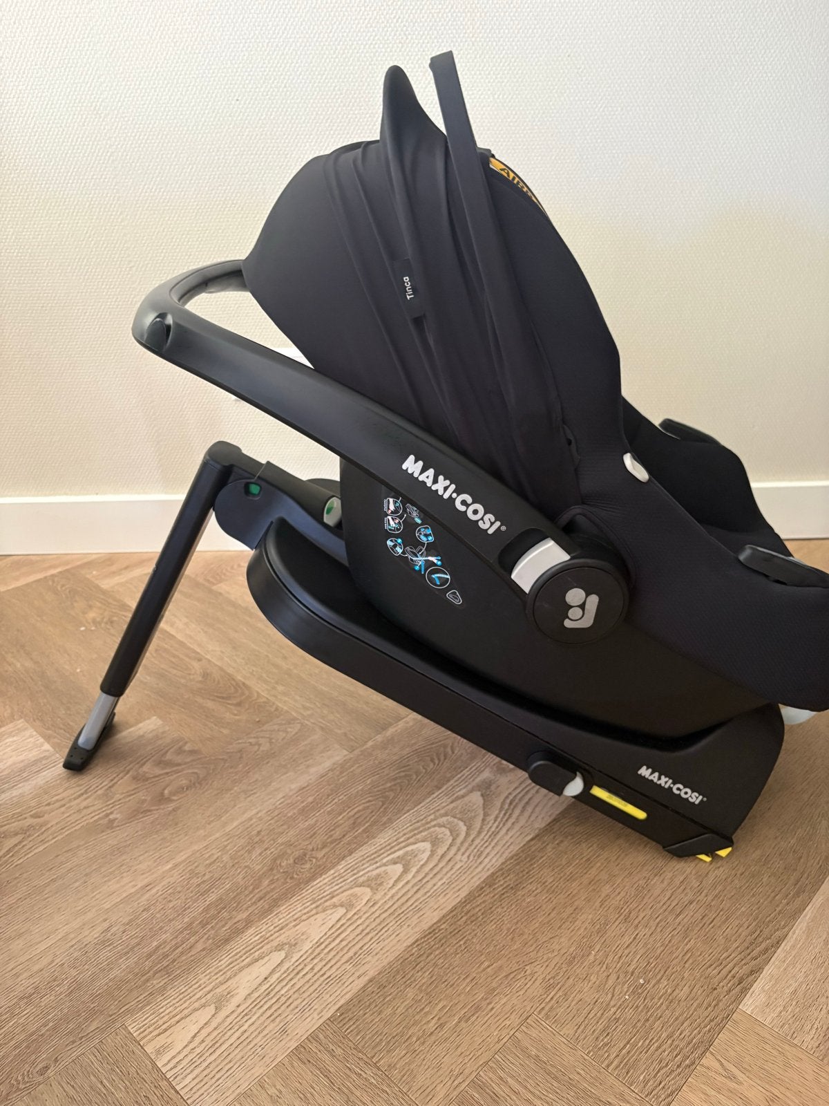 Maxi Cosi Tinca met Isofix onderstel - Z.G.A.N., Kinderen en Baby's, Autostoeltjes, Ophalen, Zo goed als nieuw, Isofix, 0 t/m 13 kg