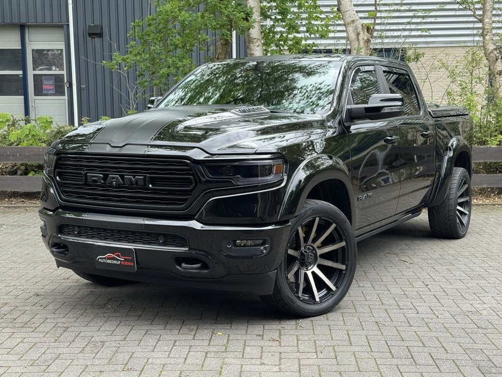 Dodge Ram 1500 4X4 LIMITED NIGHT 5.7 V8 LPG BOM VOL, Auto's, Gebruikt, 5654 cc, 402 pk, Zwart