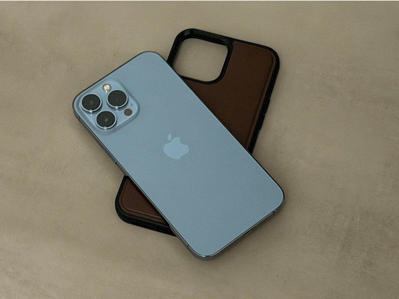 iPhone 13 Pro Max 256GB Sierra Blue Z.G.A.N. + Hoes, 256 GB, 99 %, Blauw, Ophalen of Verzenden
