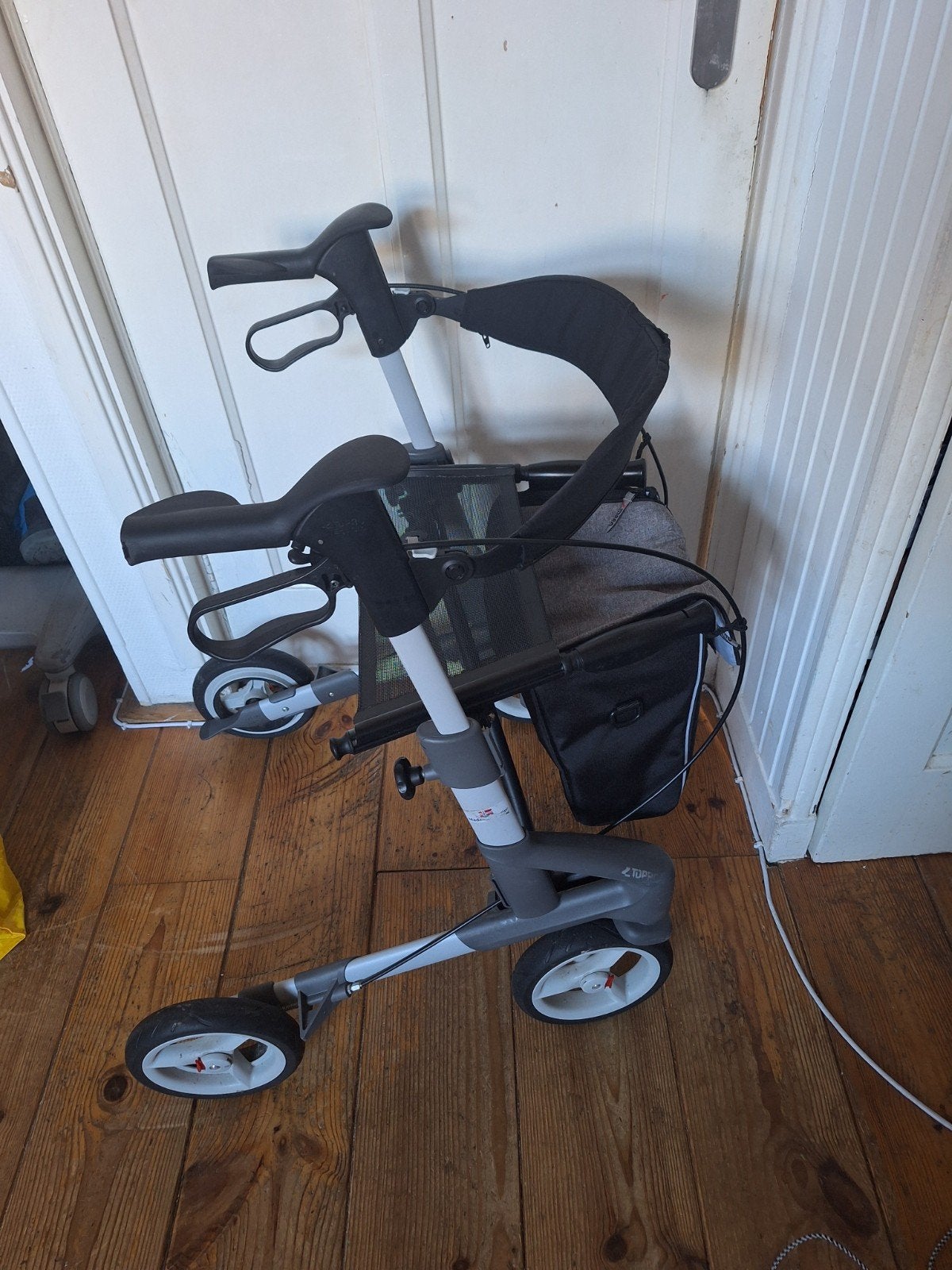Topro troja 5g Rollator Lichtgewicht Inklapbaar., Diversen, Rollators, Ophalen, Lichtgewicht