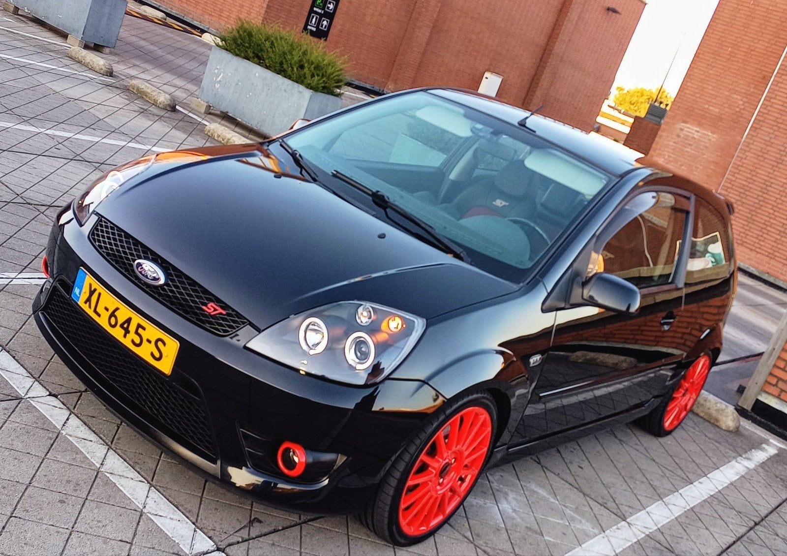 Ford Fiesta ST150 2.0 16v Duratec ST, Auto's, Ford, Voorwielaandrijving, 4 cilinders, Leder en Stof, 14 km/l