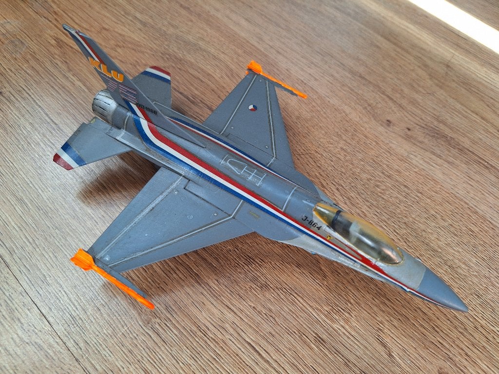 1:72 1/72 Gebouwd Model F-16 Fighting Falcon Klu, Overige merken, 1:72 tot 1:144, Ophalen of Verzenden, Zo goed als nieuw