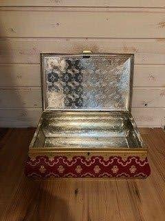 Vintage opbergblik - rood/goud - Schuybroek België, Verzamelen, Blikken, Verzenden, Gebruikt, Overige, Overige merken