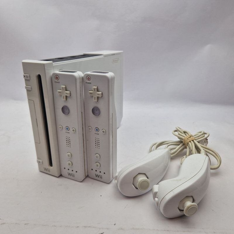 Nintendo Wii Compleet met 2 controllers | Nu voor € 89,99, Gebruikt, Racen en Vliegen, 2 spelers, Ophalen of Verzenden
