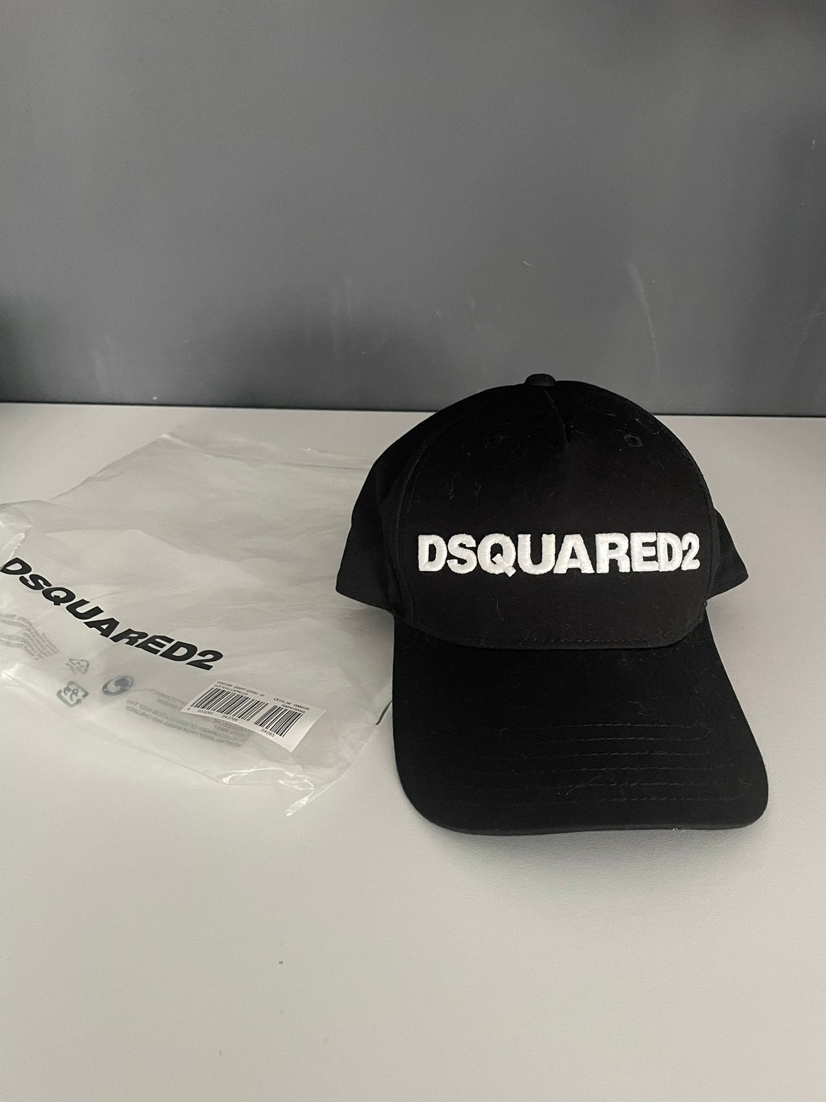 Dsquared2 pet, Ophalen of Verzenden, Nieuw, One size fits all, Pet