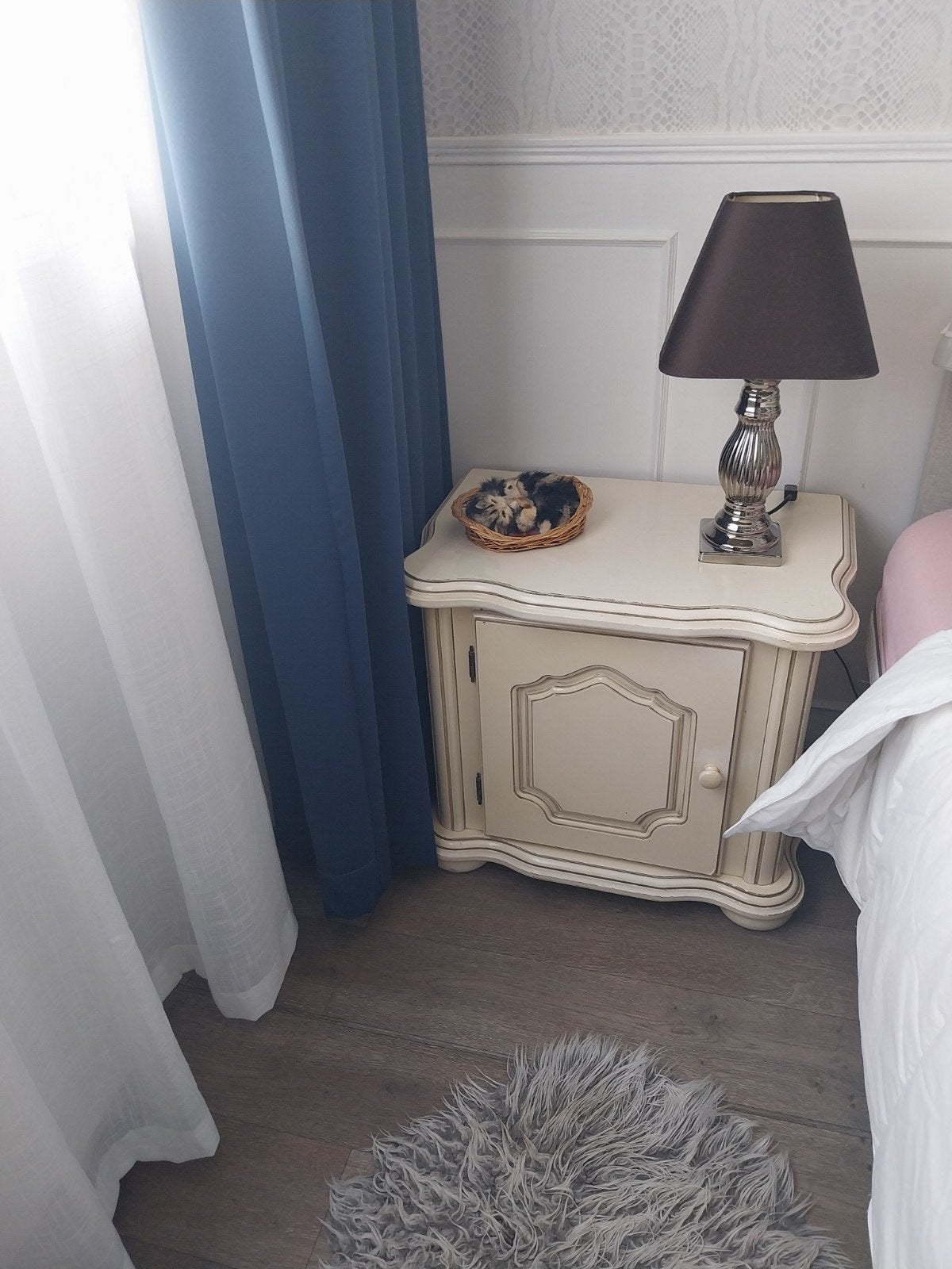 3 deurs kledingkast en commode en 2 nachtkastjes echt hout k, Gebruikt, Minder dan 45 cm, Hout, 55 tot 70 cm