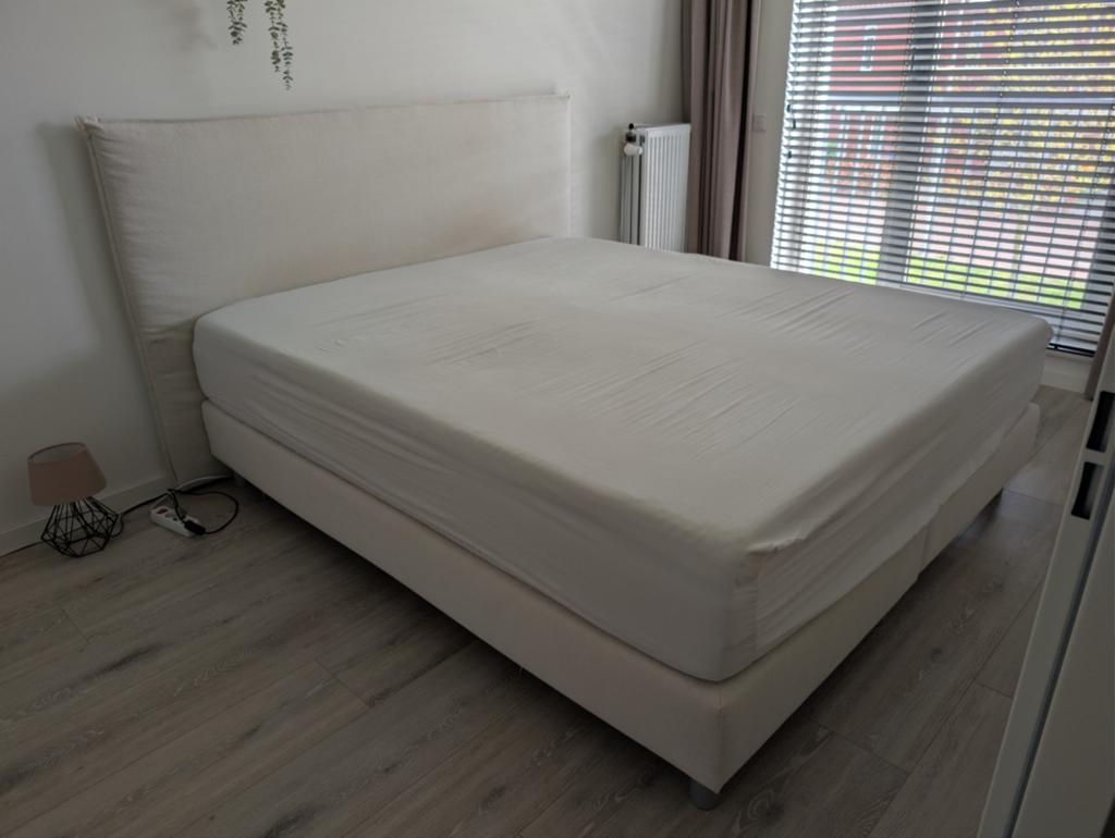 Zo goed als nieuw tweepersoons boxspring met topper, Huis en Inrichting, Slaapkamer | Boxsprings, Ophalen, Crème, 210 cm, Tweepersoons