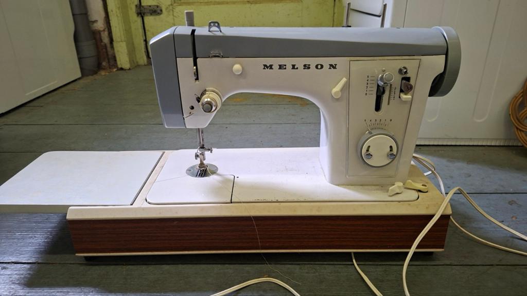 Melson naaimachine., Ophalen, Gebruikt, Naaimachine, Overige merken