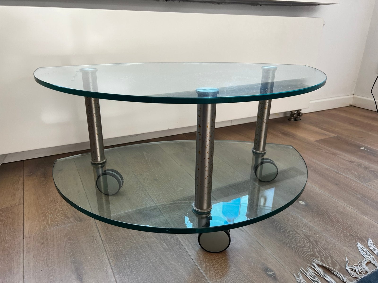 Glazen (salon/tv) tafeltje op wielen, Ophalen, Gebruikt, Rechthoekig, 50 tot 100 cm