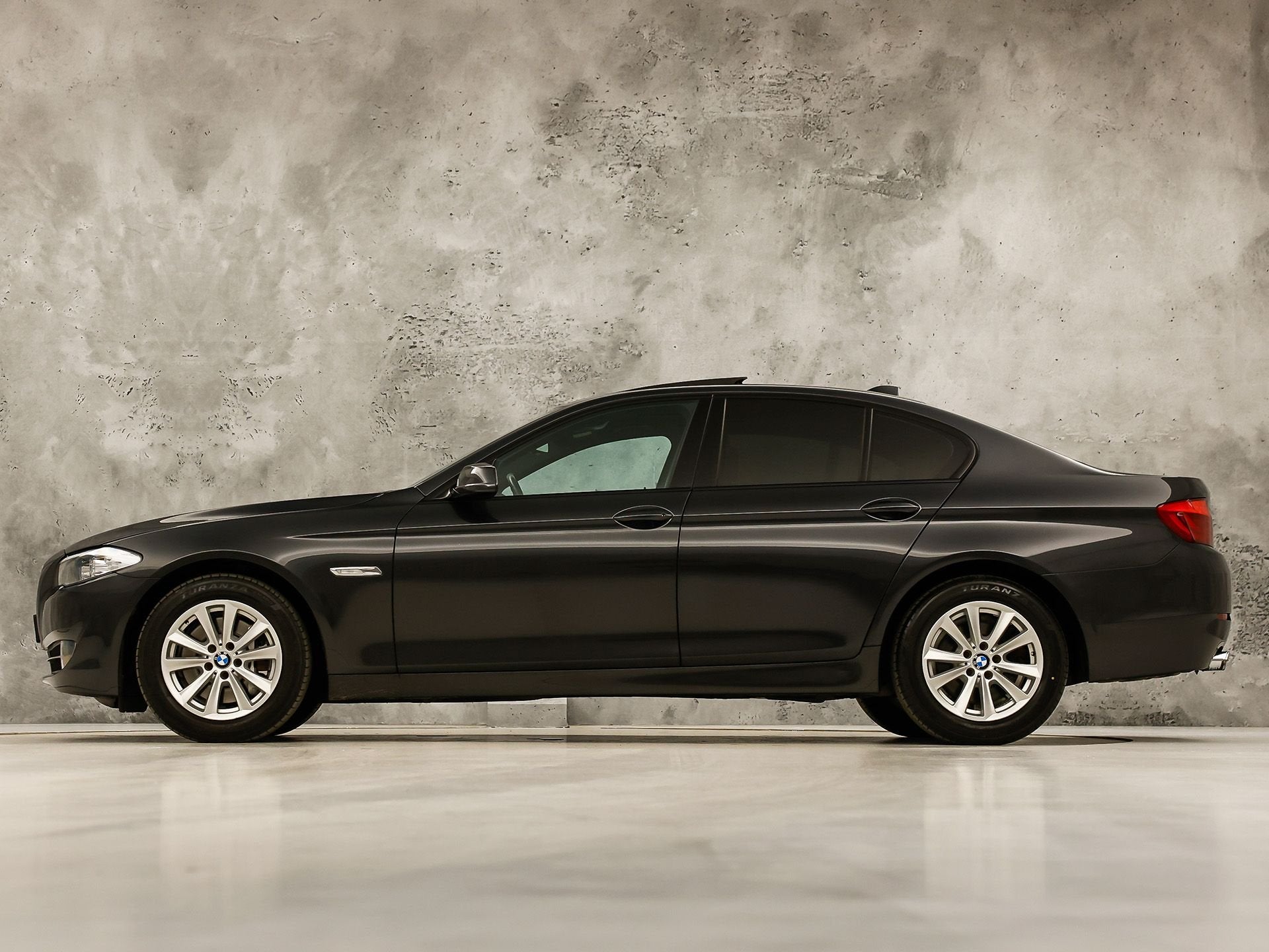 BMW 5 Serie 528i High Executive 245Pk Automaat (SCHUIFDAK, G, Auto's, Automaat, Gebruikt, Zwart, Bedrijf