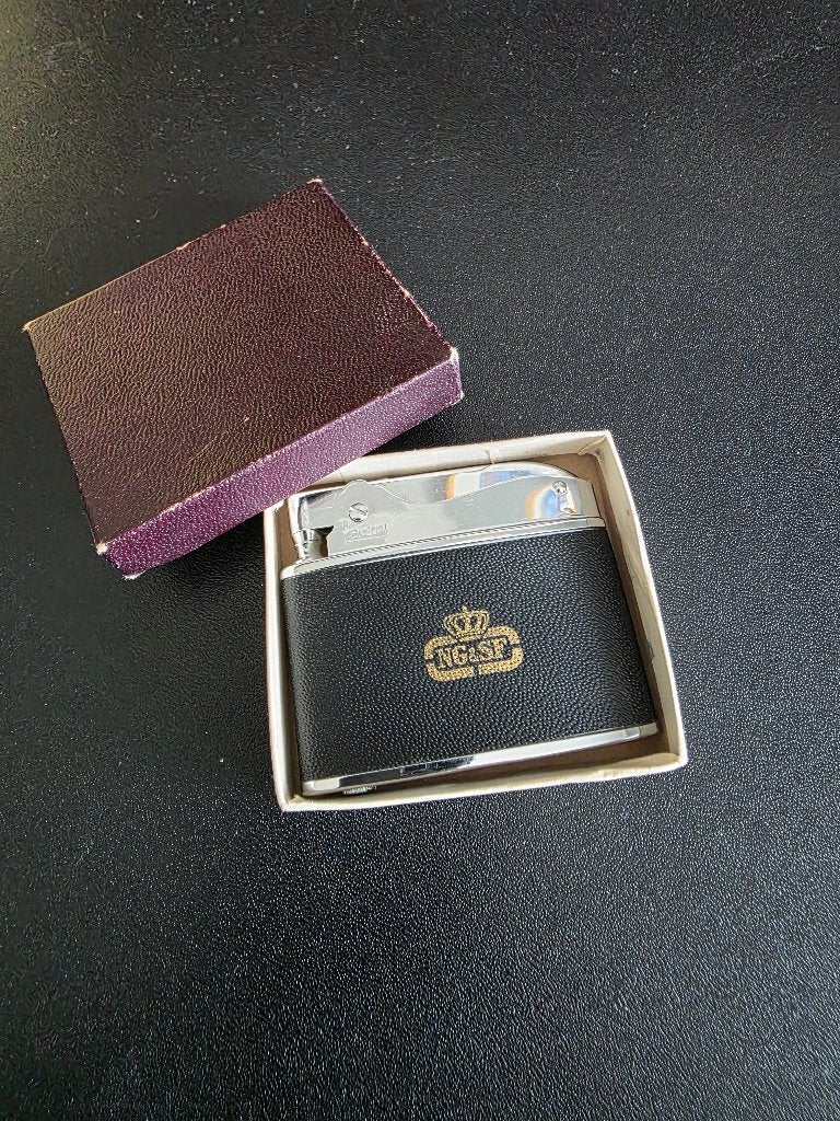 Vintage Penguin aansteker Gist en Spiritusfabriek, Ophalen of Verzenden, Nieuw, Aansteker