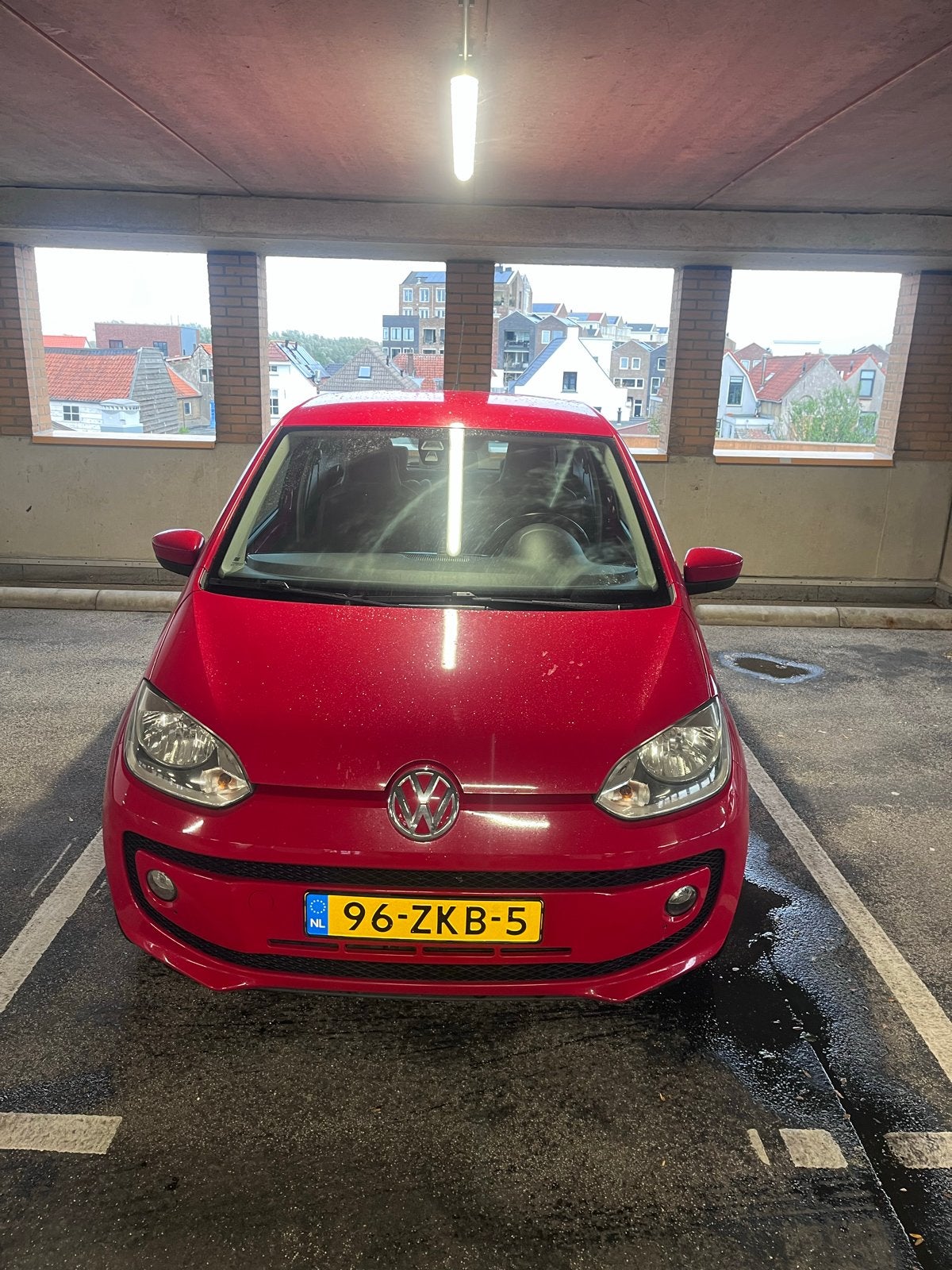 Volkswagen up! 1.0 44KW 2013 Rood, Auto's, Voorwielaandrijving, Up!, 840 kg, 4 stoelen