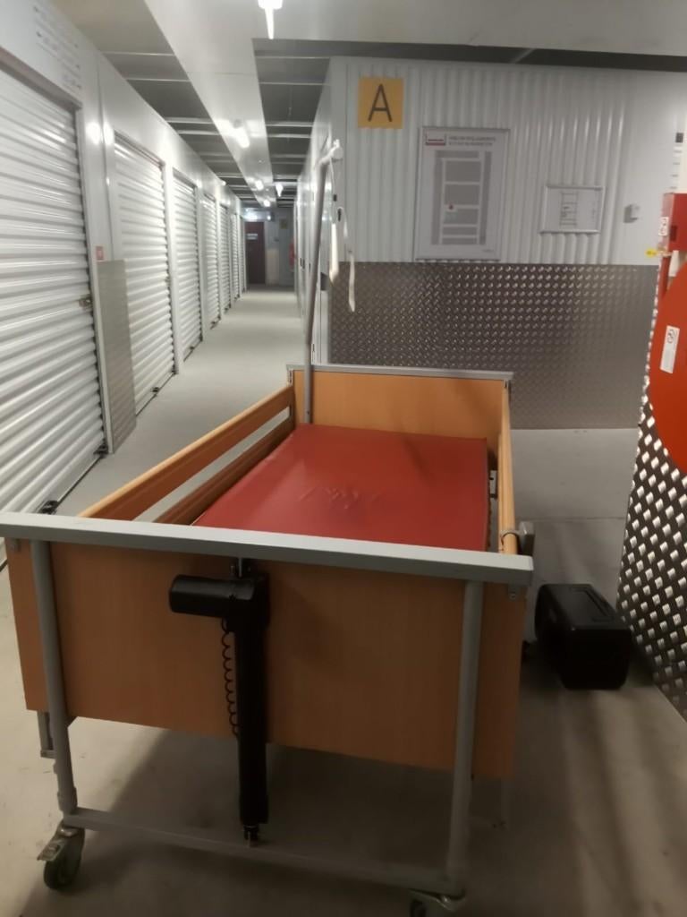Hoog laag bed, Ophalen of Verzenden, Zo goed als nieuw