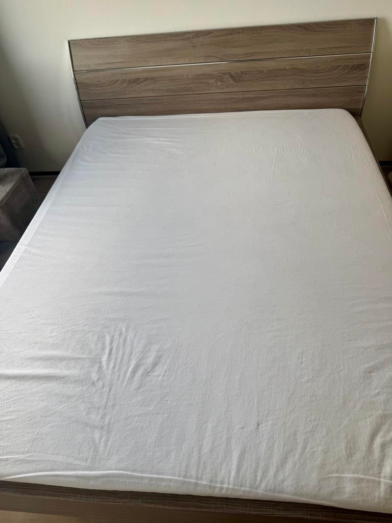 2-persoons bed, zo goed als nieuw 160x200, met matras, Ophalen, Tweepersoons, Zo goed als nieuw, 160 cm