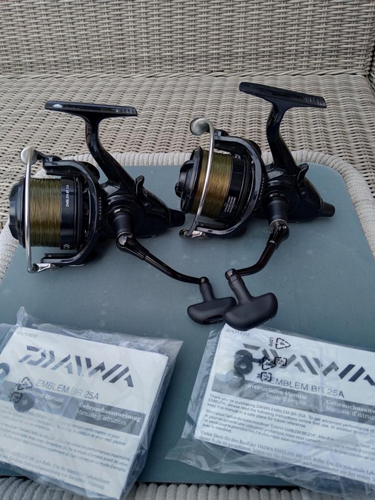🔴DAIWA MOLENS EMBLEM BR 25A TE KOOP 🔴, Ophalen of Verzenden, Zo goed als nieuw, Molen