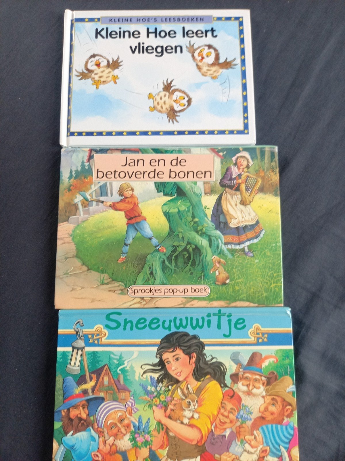 Boek Sneeuwwitje, Jan en de betoverde bonen kleine oehoe, Boeken, Kinderboeken | Baby's en Peuters, Ophalen of Verzenden, Gelezen