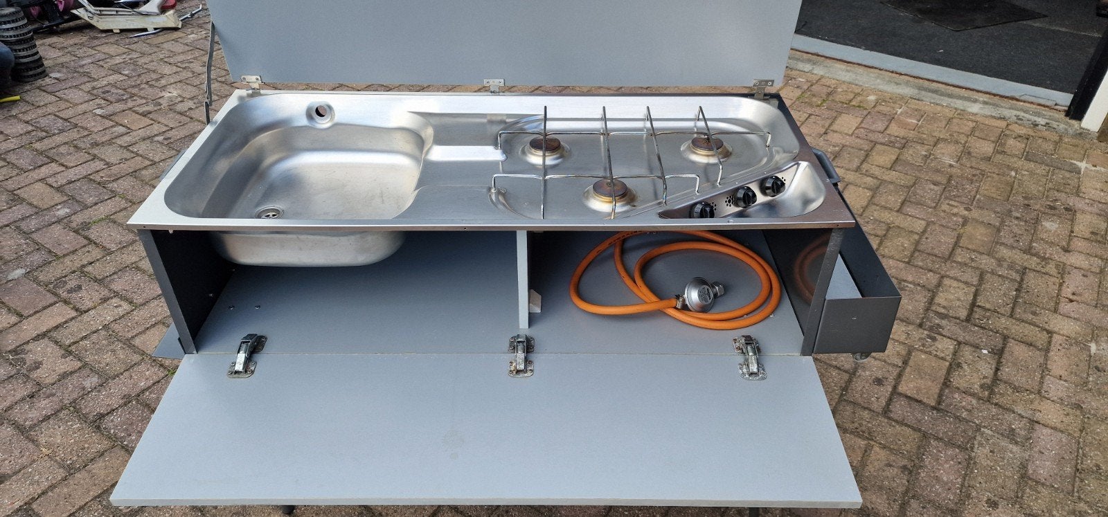 Gasstel met wastafel camping, Ophalen