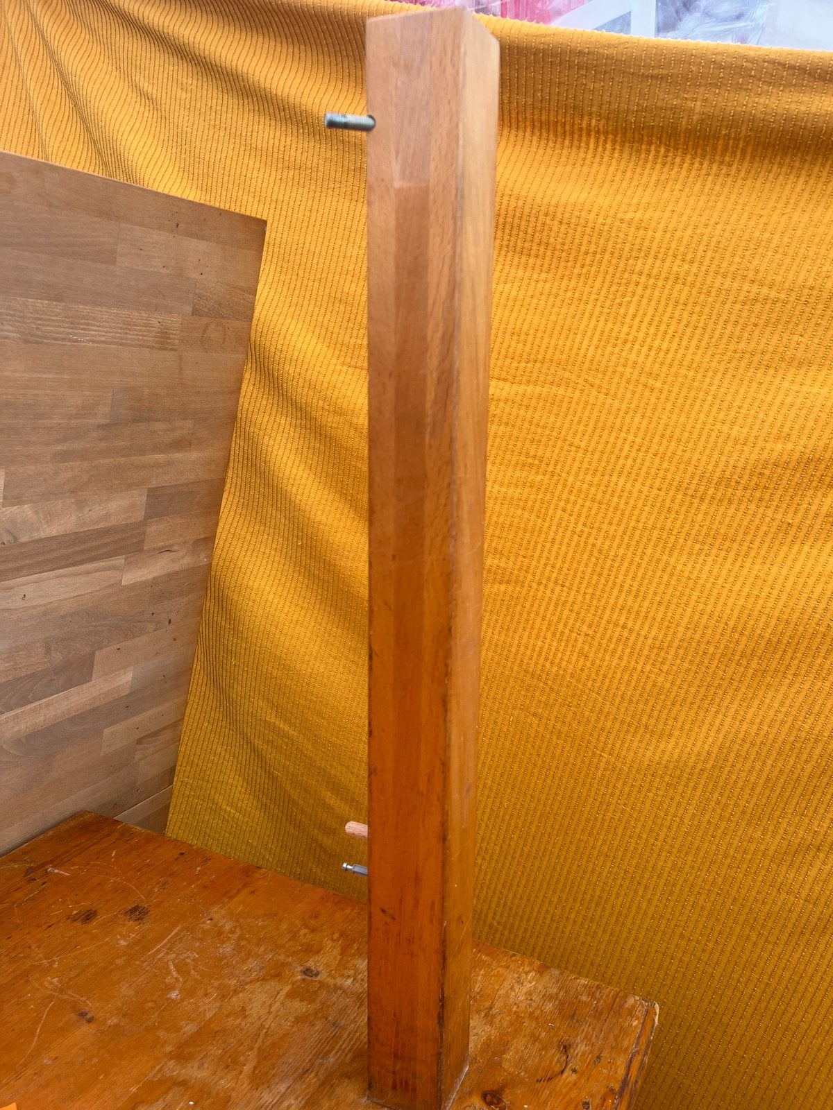 Foto 4 van Uitschuifbare IKEA eettafel voor 6 tot 8 personen