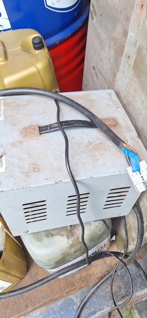 2 stuks acculader  24v gelijkstroom Hagen minitron, Ophalen, Gebruikt
