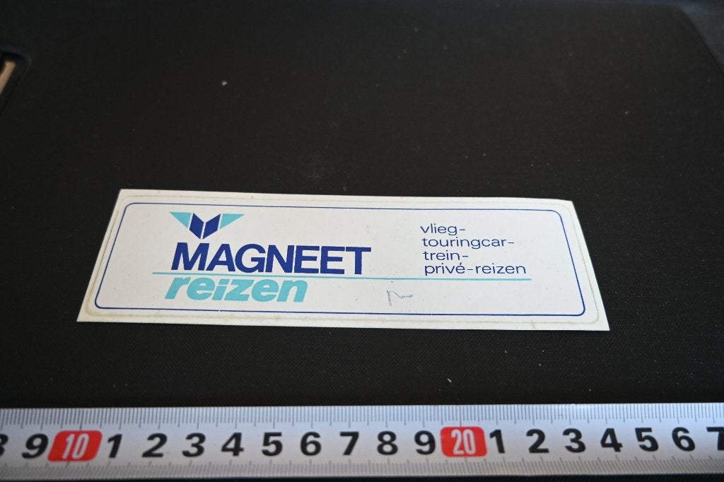 sticker MAGNEET REIZEN vlieg/touringcar/trein/privé, Ophalen of Verzenden, Zo goed als nieuw