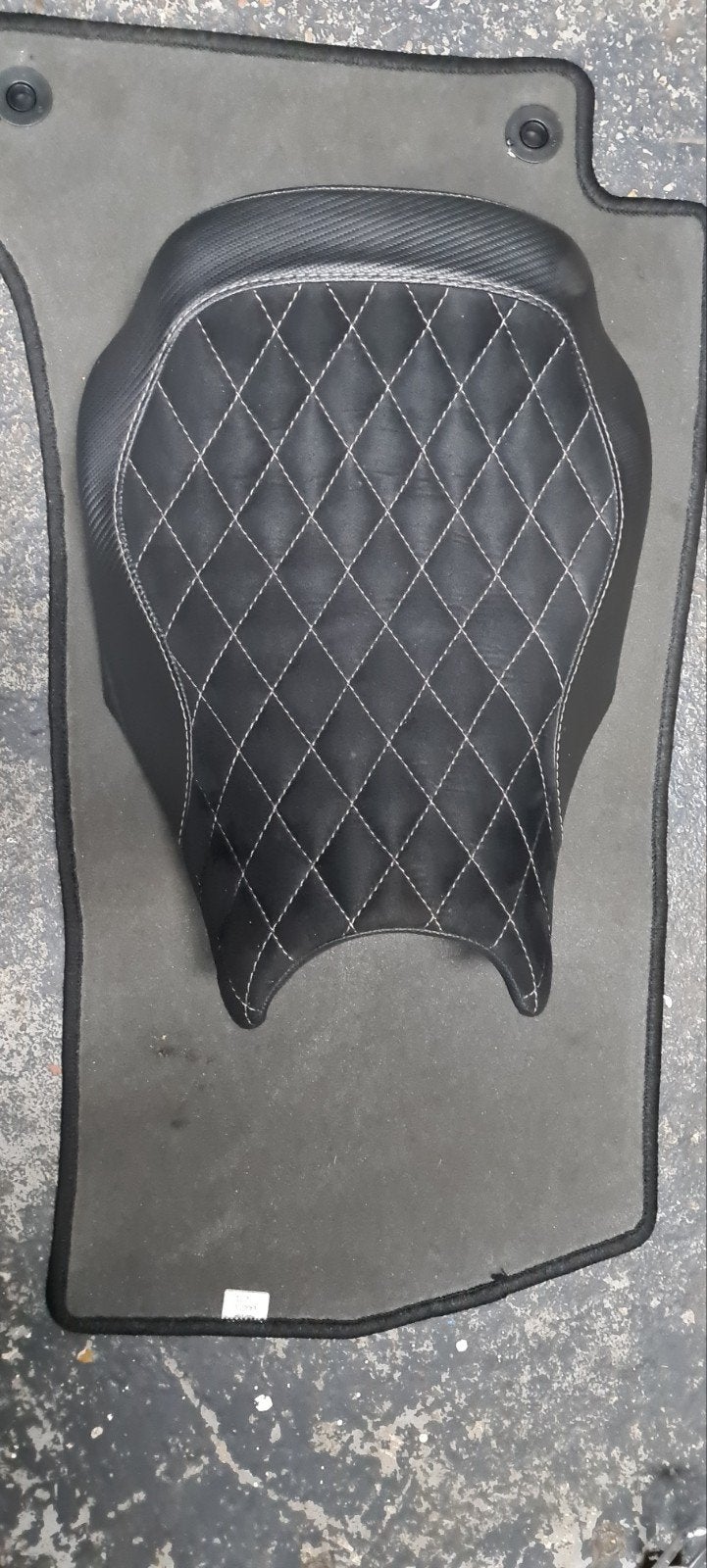 Harley davidson FXDR 114 custom Buddyseat 
buddy Seat, Ophalen, Nieuw