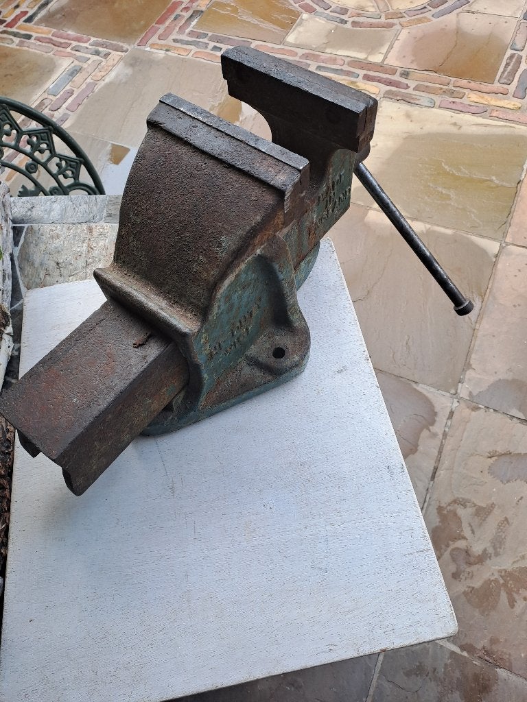 te koop grote bank schroef  spanwijdte 20 cm en 15 cm bek br, Doe-het-zelf en Verbouw, Werkbanken, Ophalen of Verzenden, Gebruikt