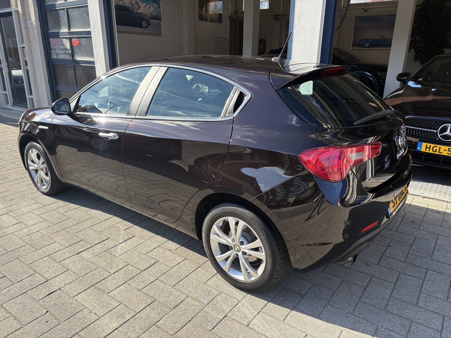 Alfa Romeo Giulietta 1.4 T Distinctive AUTOMAAT/CLIMA/CRUISE, 4 cilinders, Zwart, Origineel Nederlands, Bedrijf