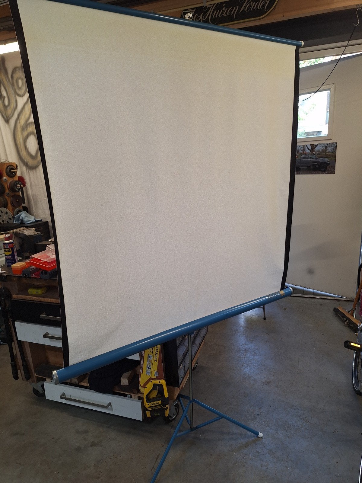 DA-LITE Projectiescherm op statief, 120cmx125cm, Ophalen, Handmatig, Gebruikt