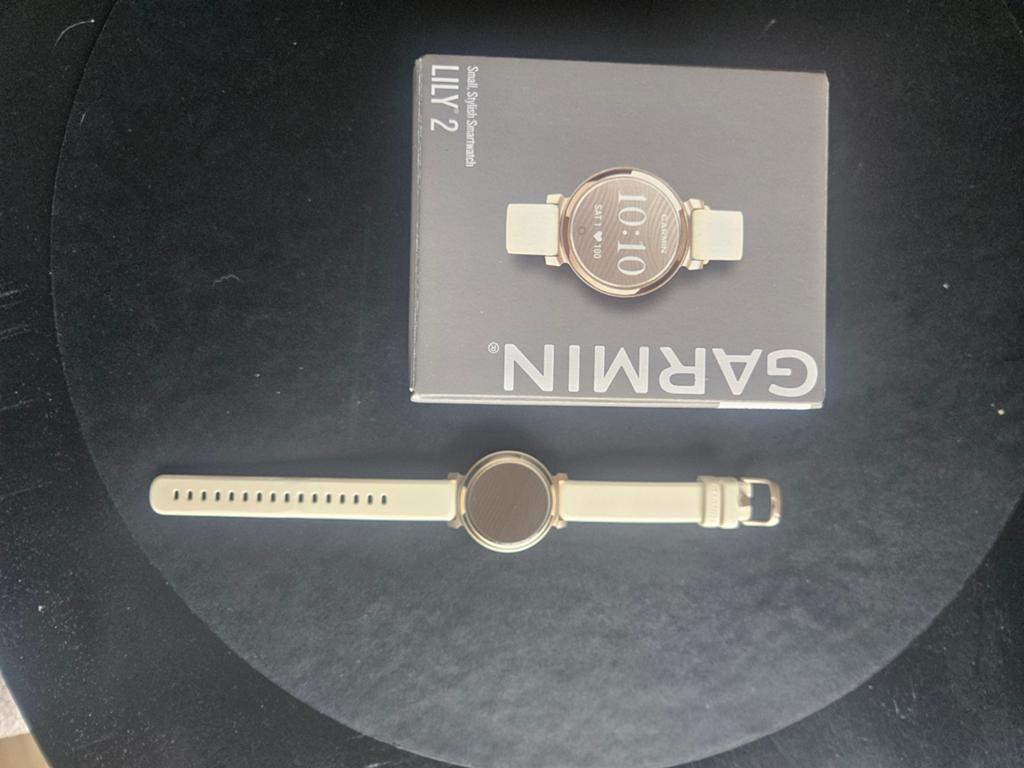 Garmin Lily 2 Cream Gold - ZGAN met screenprotector, Ophalen of Verzenden, Zo goed als nieuw, Waterdicht, Afstand