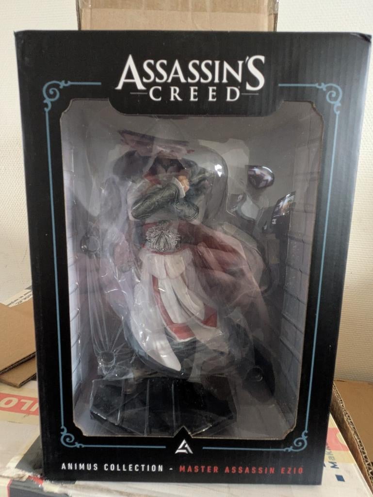 Assassin's Creed Ezio Master Assassin Figuur NIEUW, Verzamelen, Beelden en Beeldjes, Ophalen of Verzenden, Nieuw, Fantasy