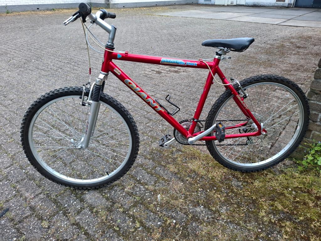 Giant Boulder Alu Shock 26 inch met voorvering en 21 versn., Ophalen, Gebruikt, Hardtail, Giant