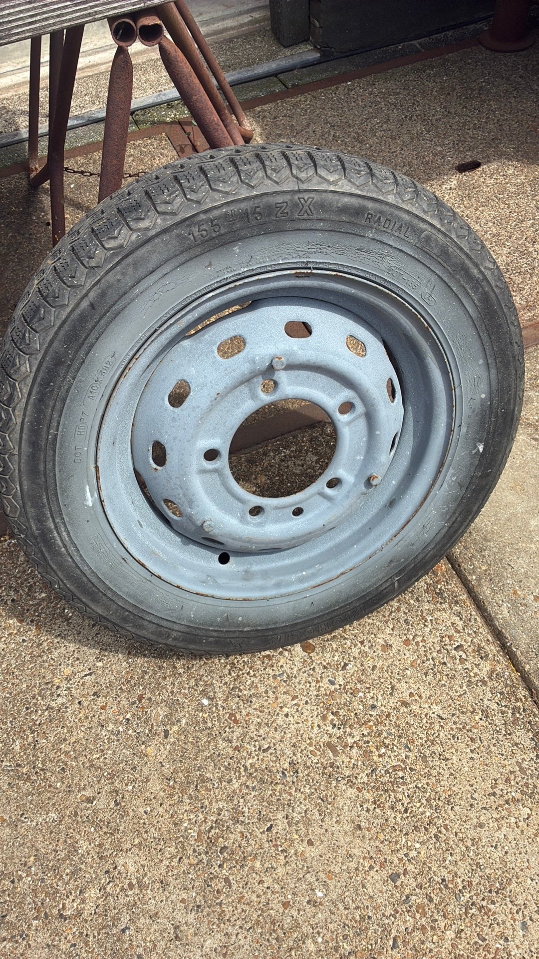 Saab velg met band 15inch oldtimer, Ophalen, Gebruikt