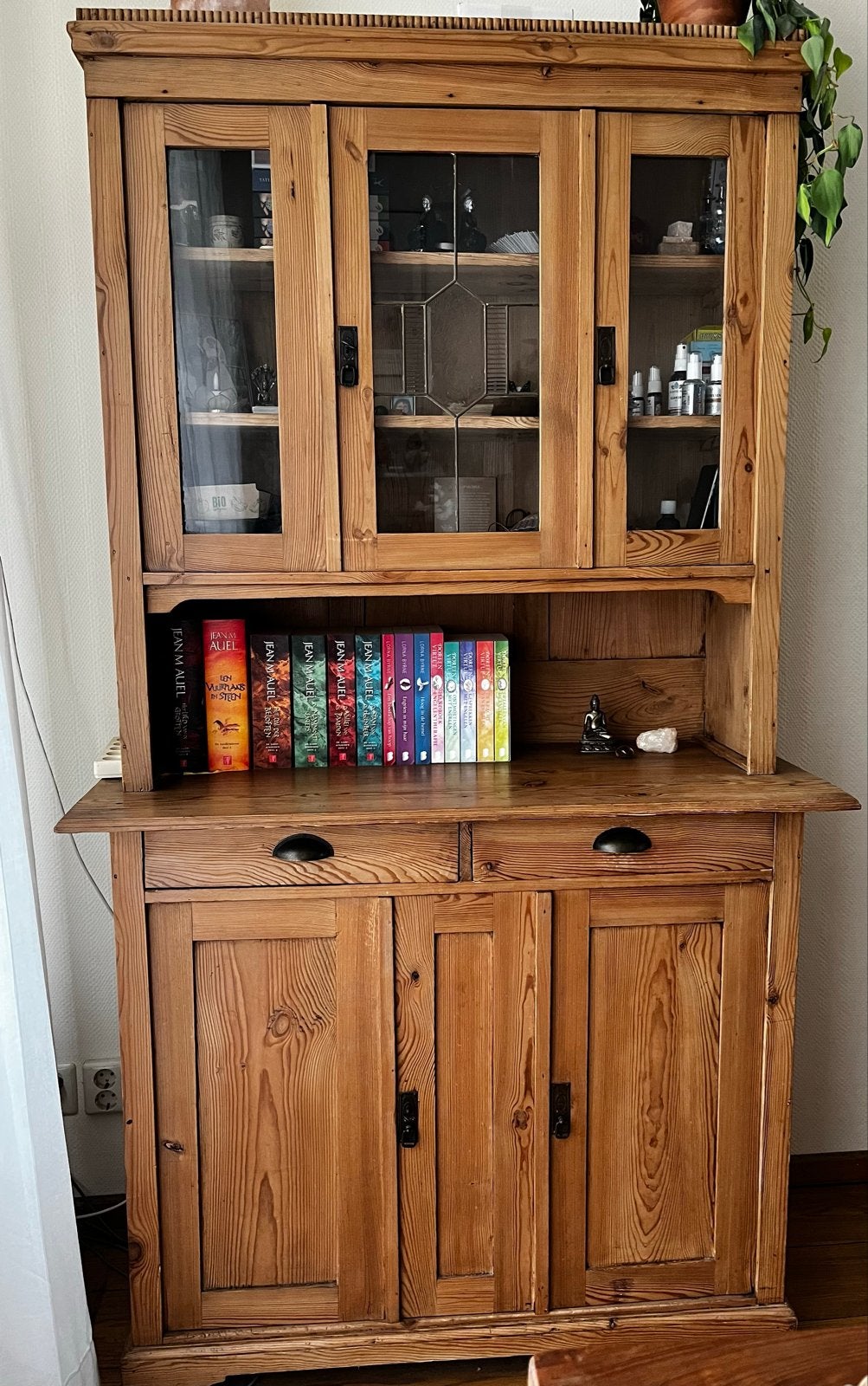 Massief antiek grenen buffetkast met vitrine, Ophalen, Gebruikt, 100 tot 150 cm, Met lade(s)